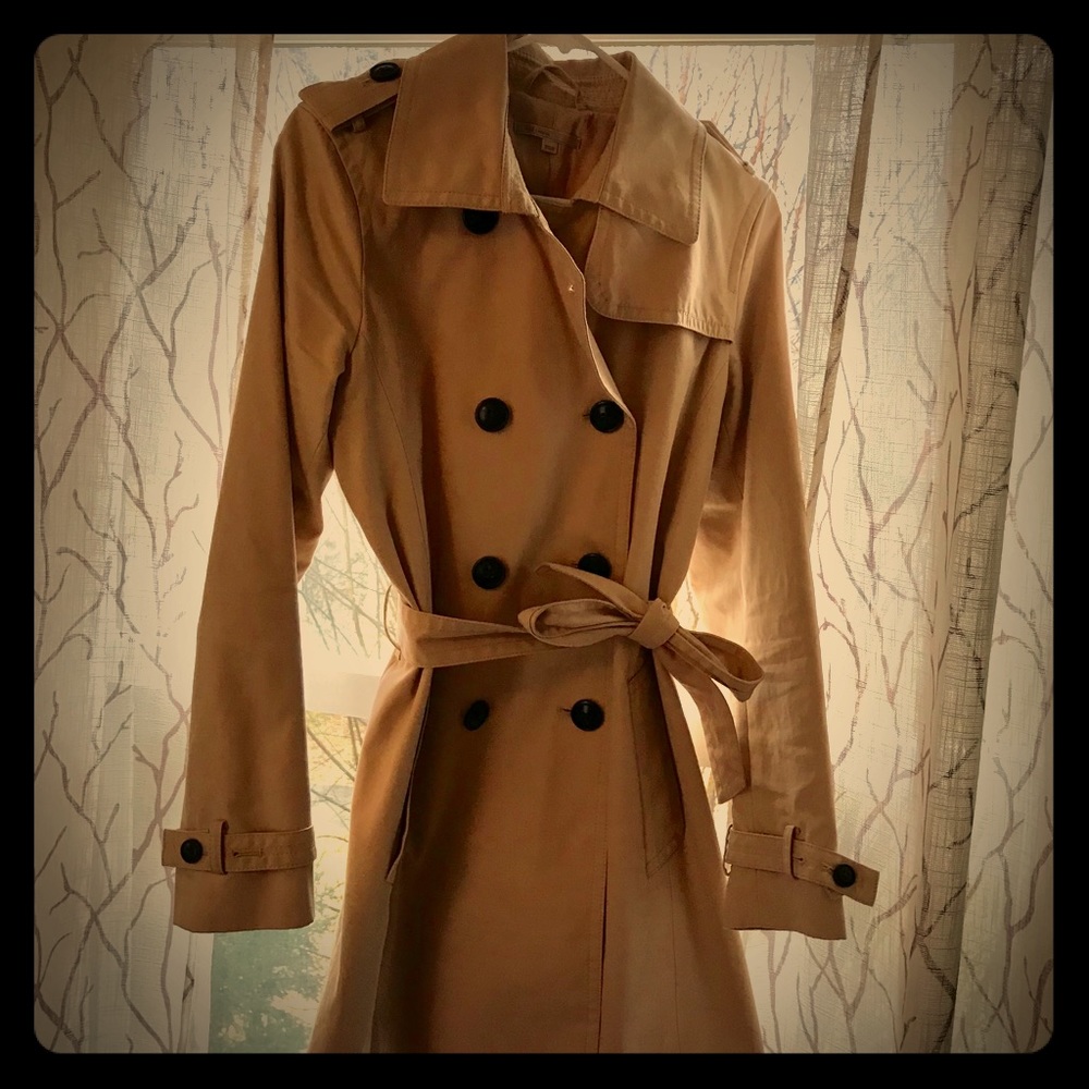 Gap trench coat 🧥